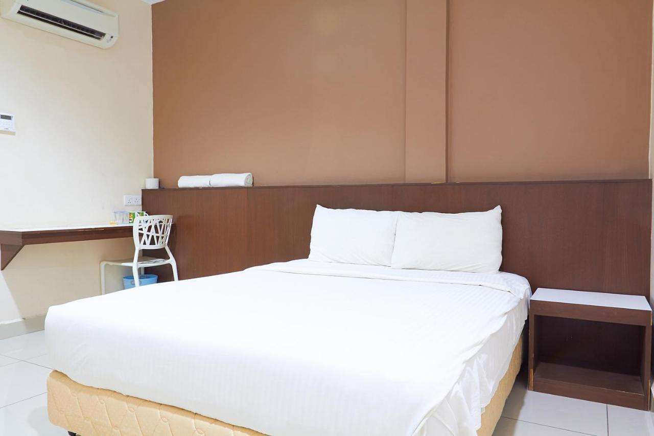 Langkawi Uptown Hotel Kuah Exterior photo