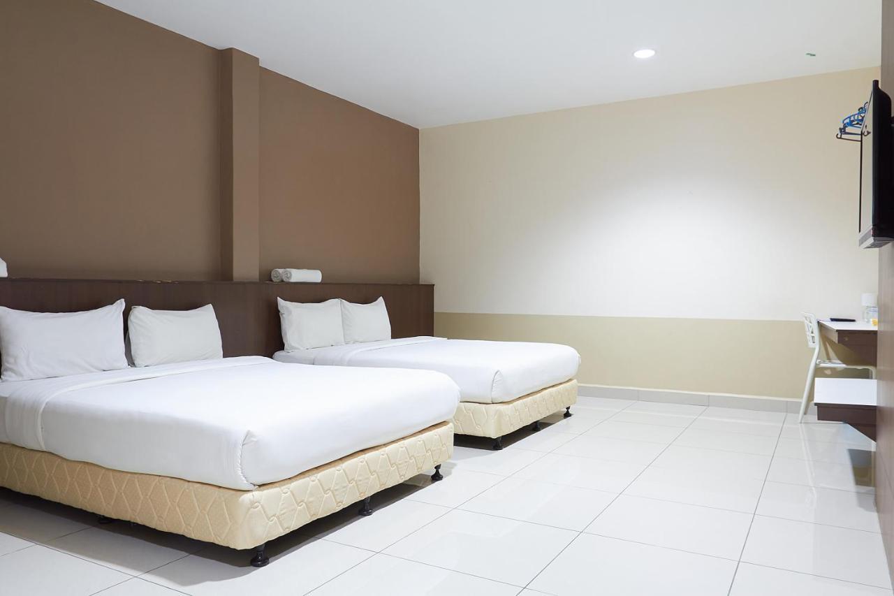 Langkawi Uptown Hotel Kuah Exterior photo